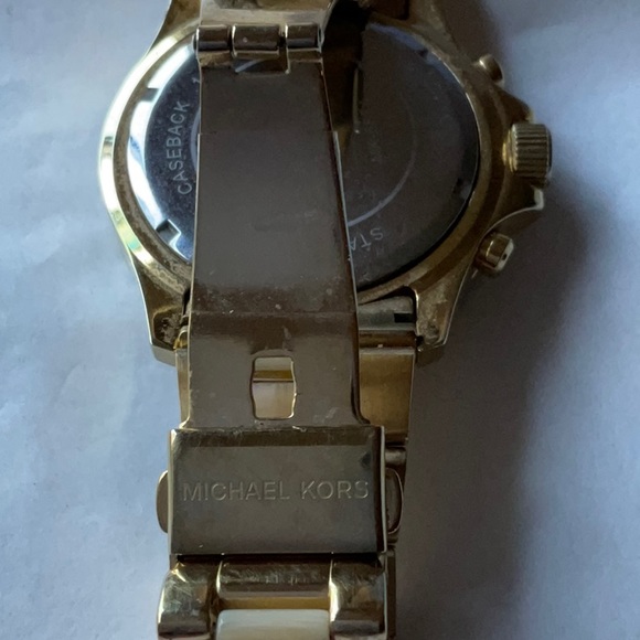β± MICHAEL KORS GOLDTONE WATCH β± - Picture 16 of 16